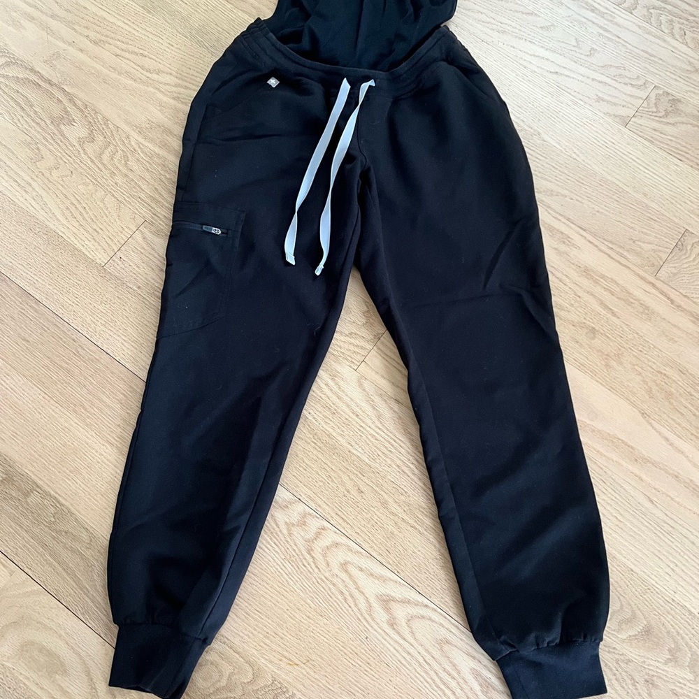 FIGS maternity XSP jogger black scrub pants